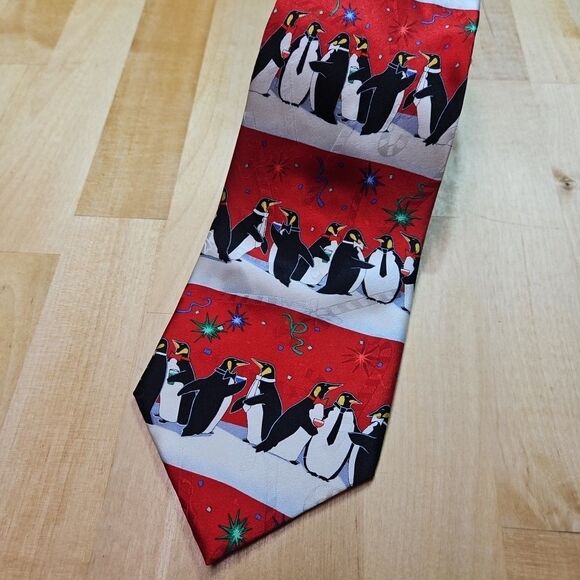 Hallmark Men's Penguins Partying Tie Red & White - Picture 2 of 8